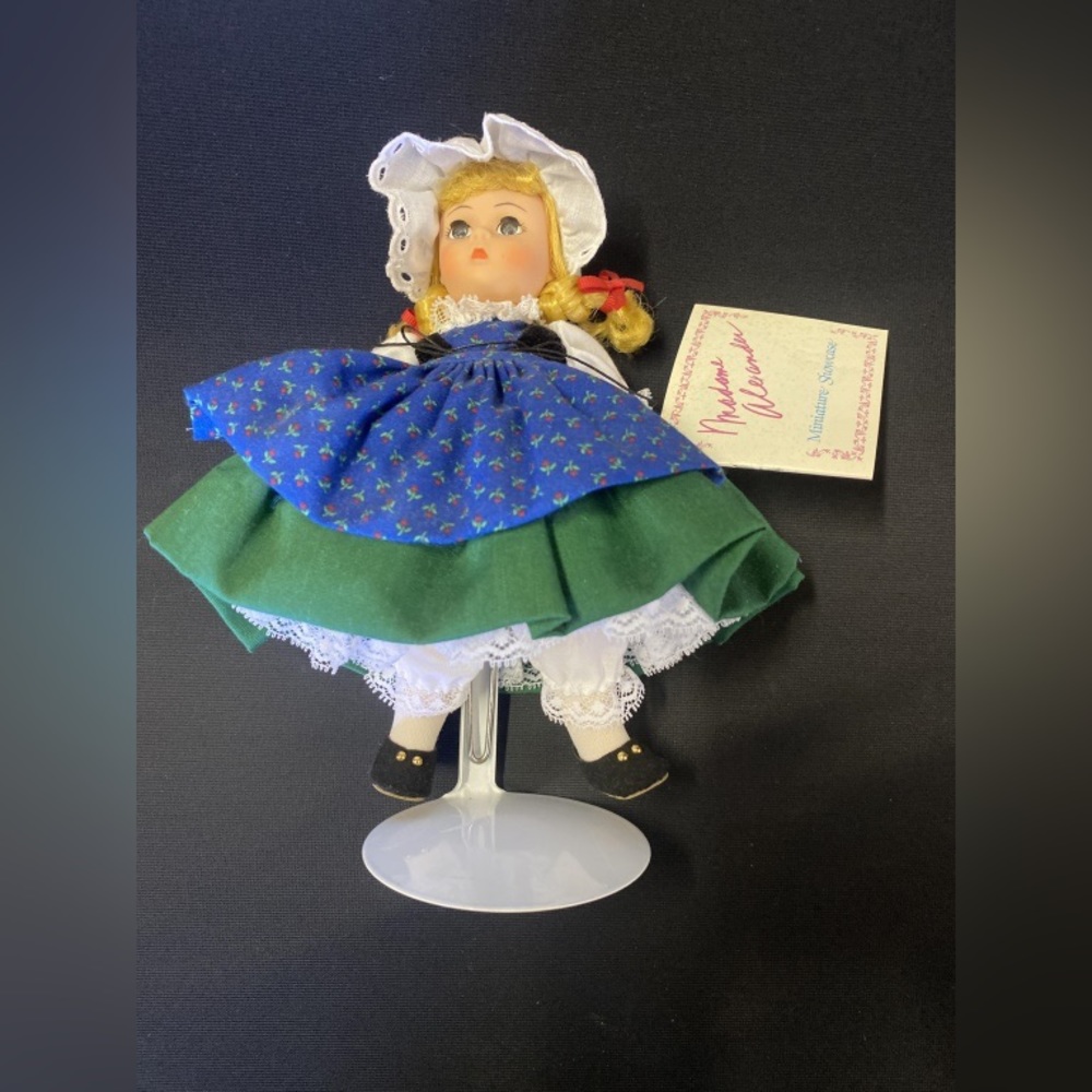 NIB “Sweden” Madame Alexander #521